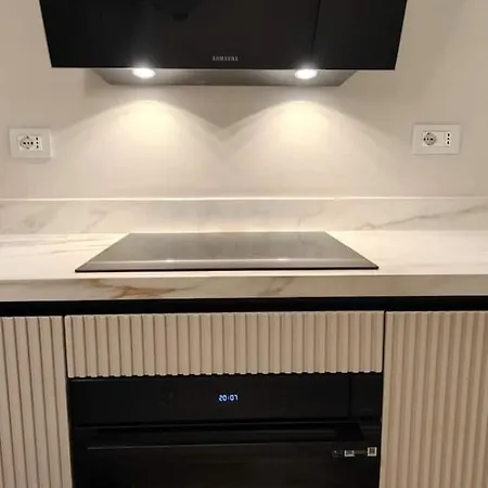 Marcora 6 B Luxury Living アパート *